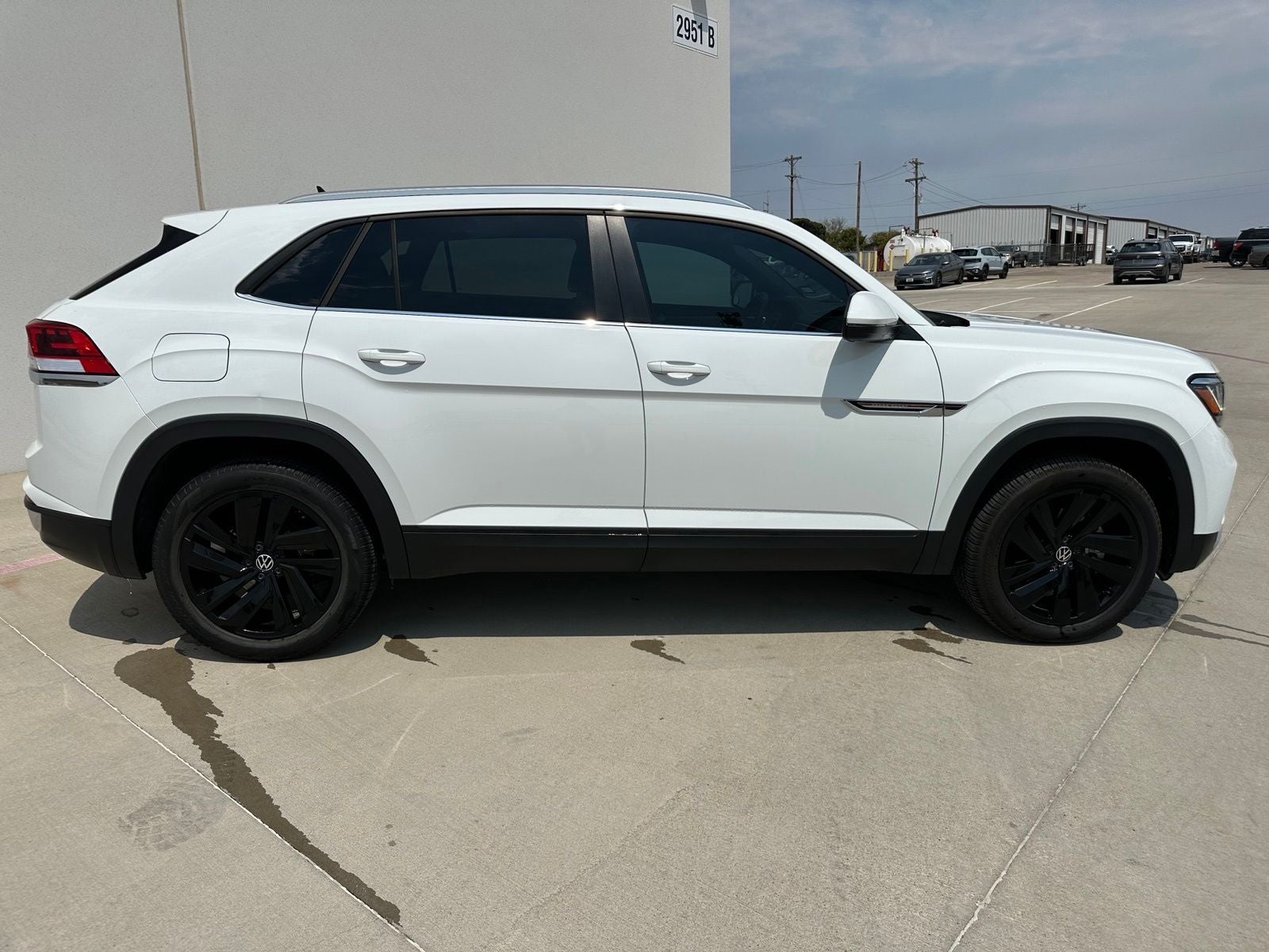 2023 Volkswagen Atlas Cross Sport 3.6L V6 SE w/Technology