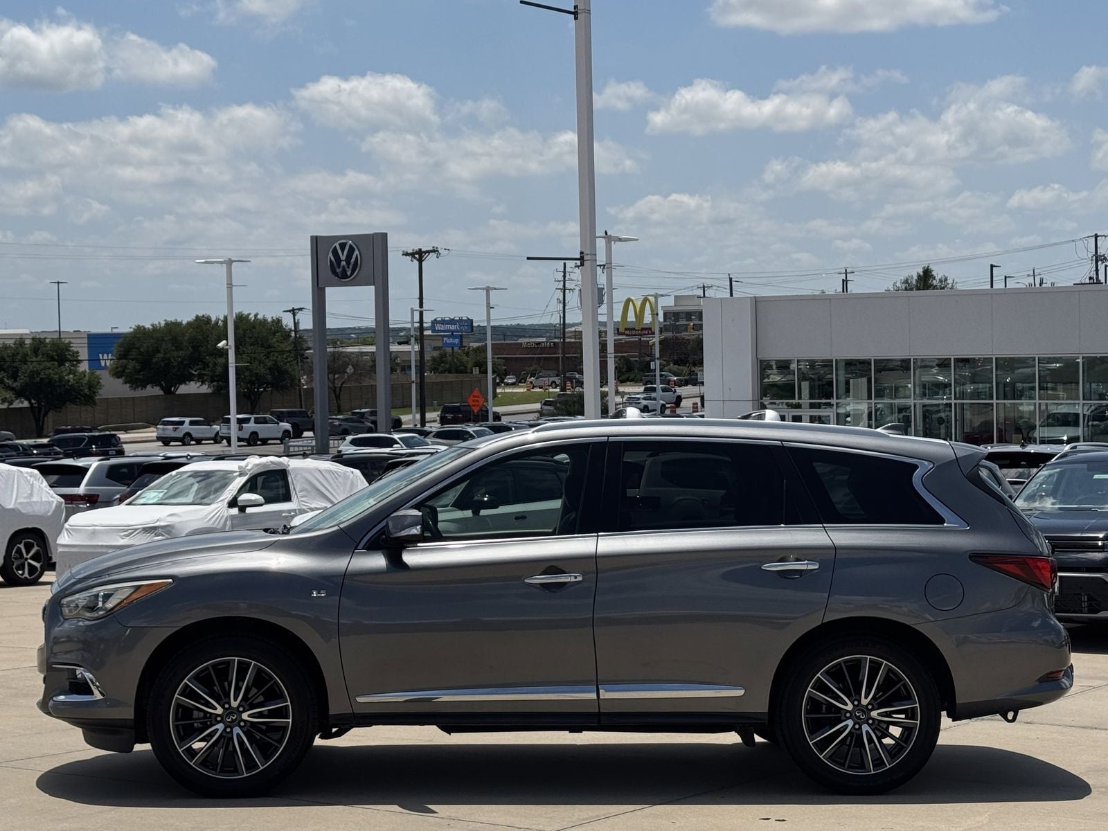 2019 INFINITI QX60 LUXE