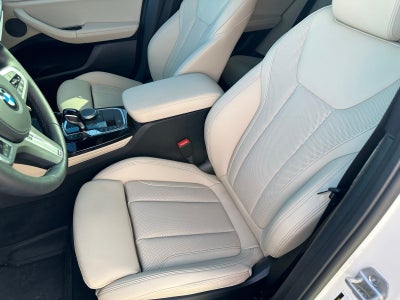 2025 BMW X4 xDrive30i