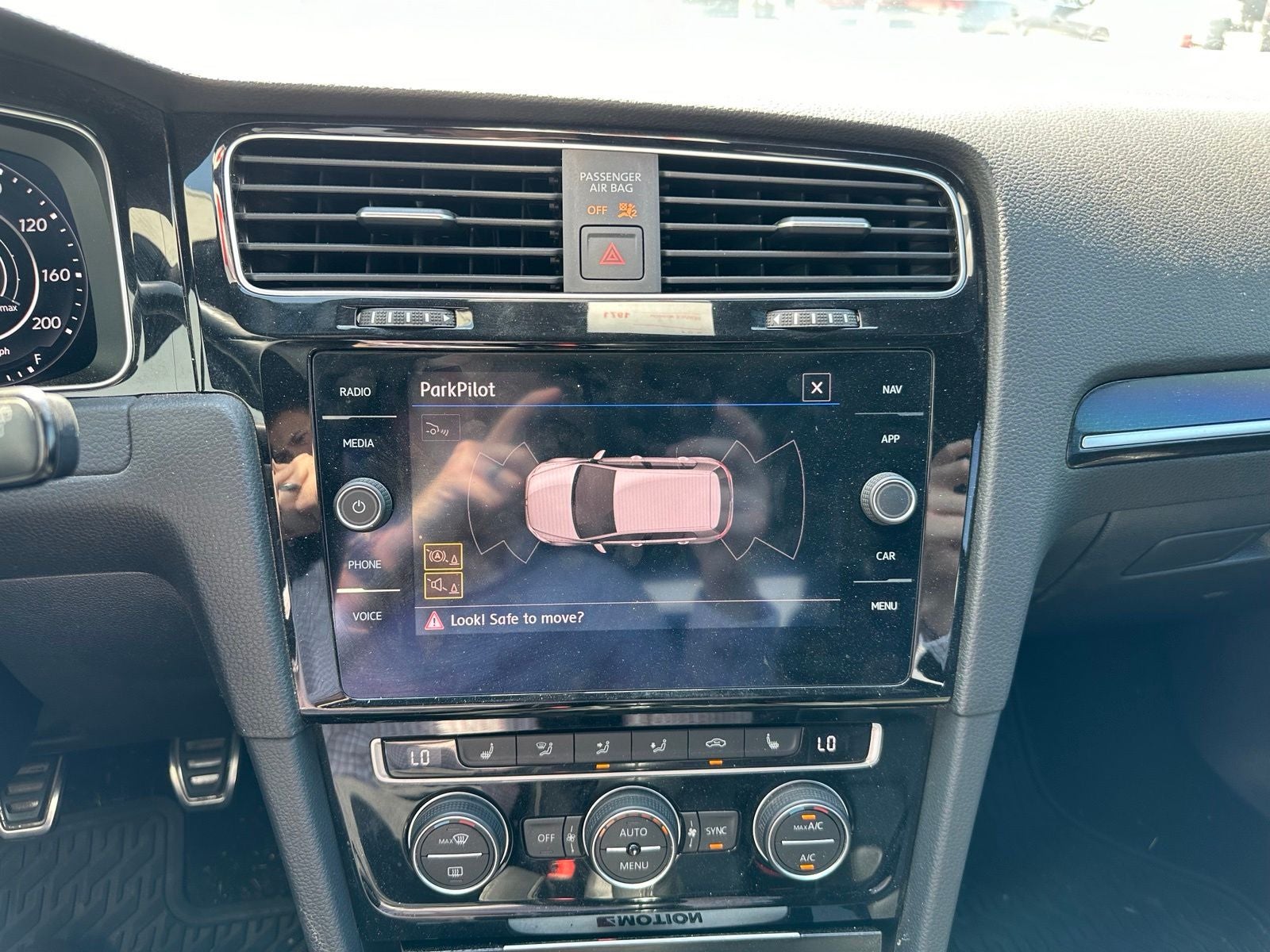 2019 Volkswagen Golf R DCC & Navigation 4Motion