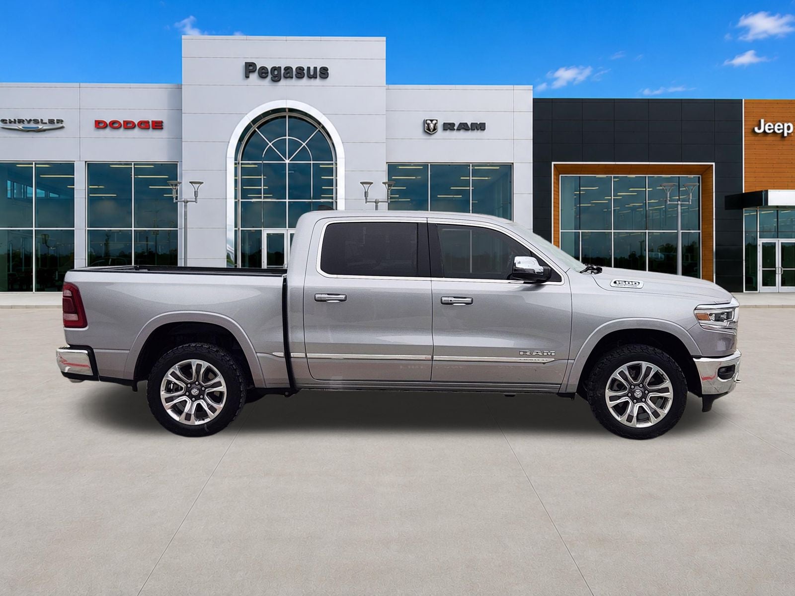 2024 RAM Ram 1500 Limited Crew Cab 4x4 5'7' Box