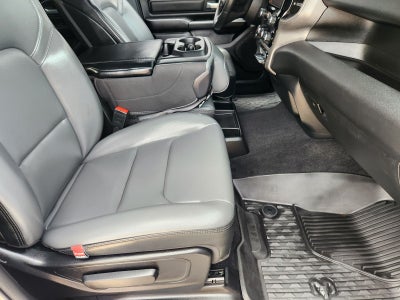 2025 RAM Ram 1500 Tradesman Crew Cab 4x4 6'4' Box