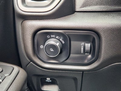 2025 RAM Ram 1500 Tradesman Crew Cab 4x4 6'4' Box
