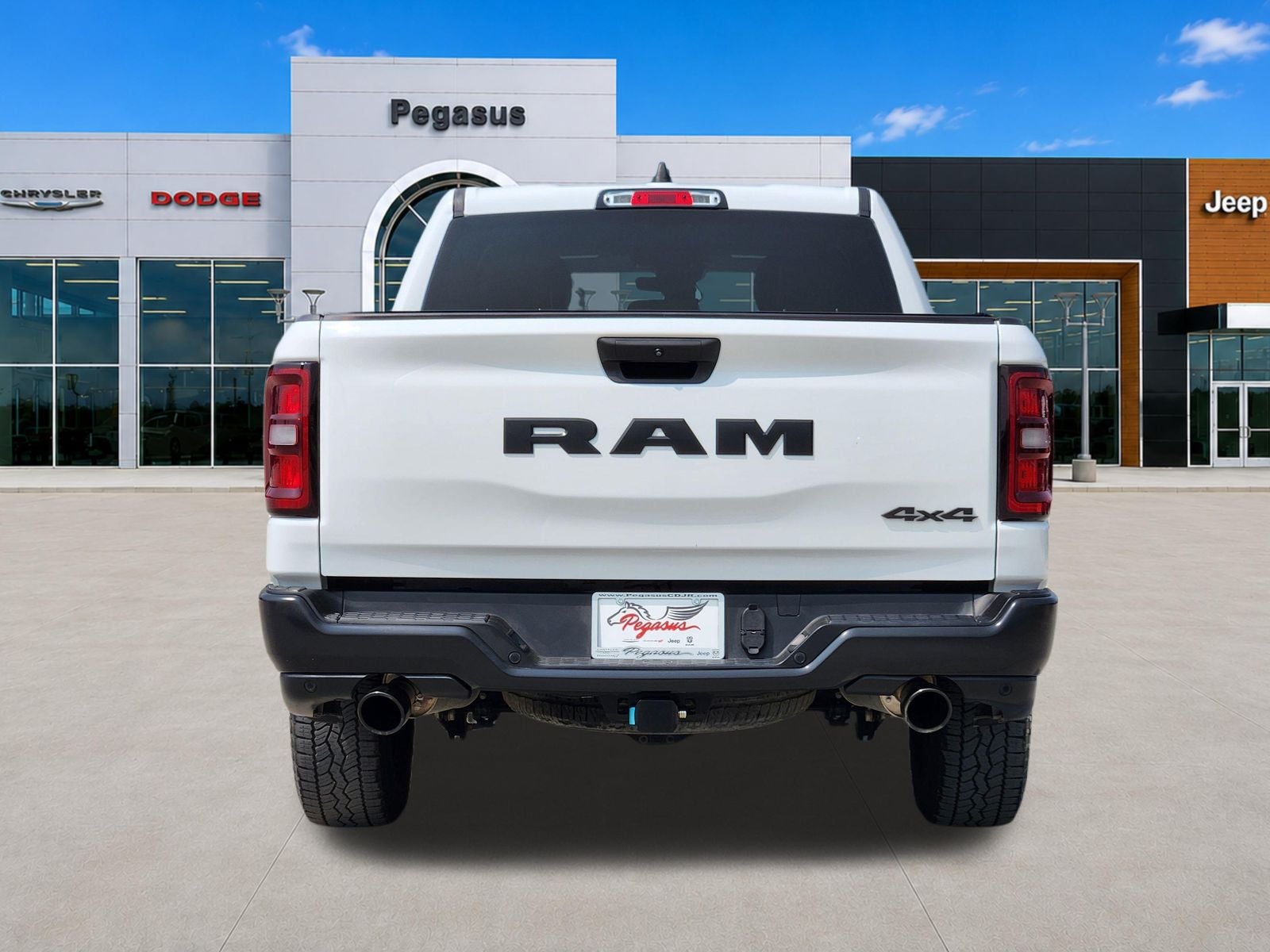 2025 RAM Ram 1500 Tradesman Crew Cab 4x4 6'4' Box