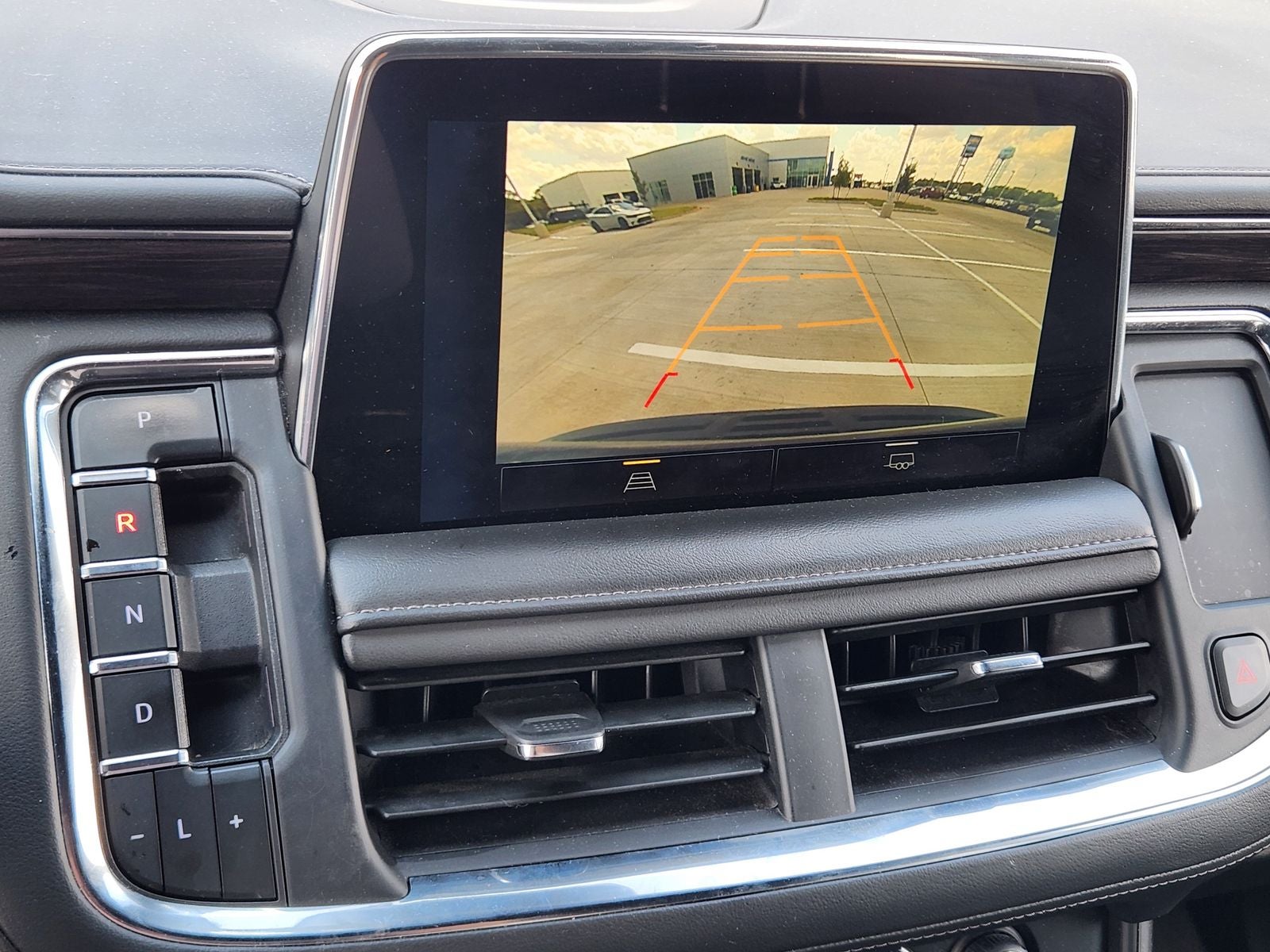 2024 Chevrolet Suburban 4WD LT