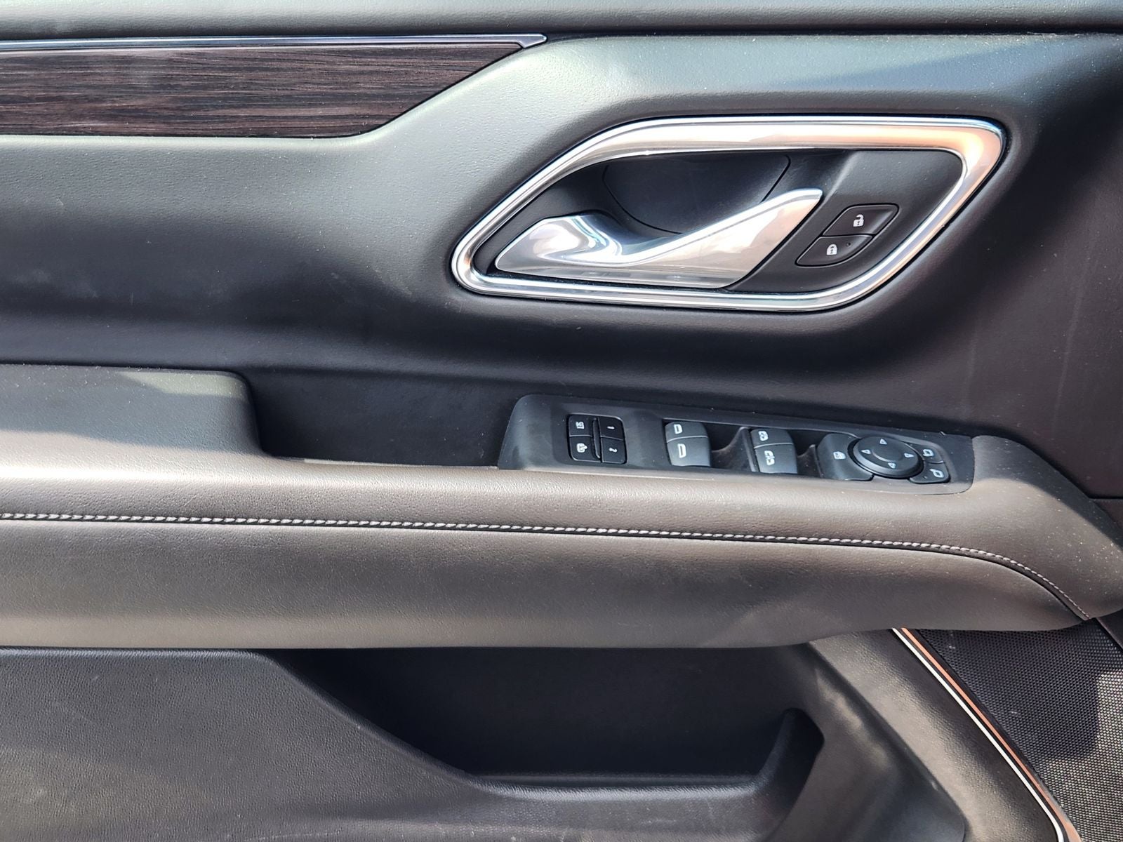 2024 Chevrolet Suburban 4WD LT