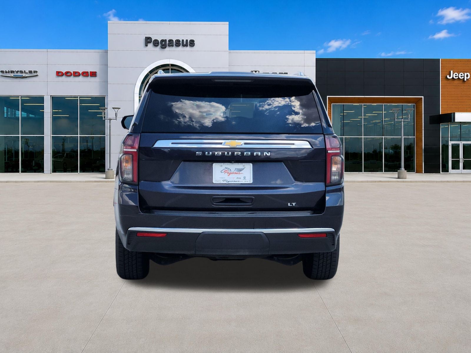 2024 Chevrolet Suburban 4WD LT