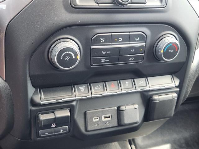 2022 Chevrolet Silverado 2500HD 4WD Crew Cab Standard Bed Custom
