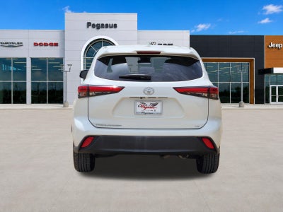 2021 Toyota Highlander LE