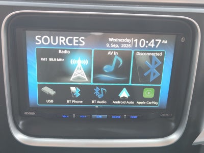 2022 RAM 1500 Classic SLT Crew Cab 4x4 5'7' Box