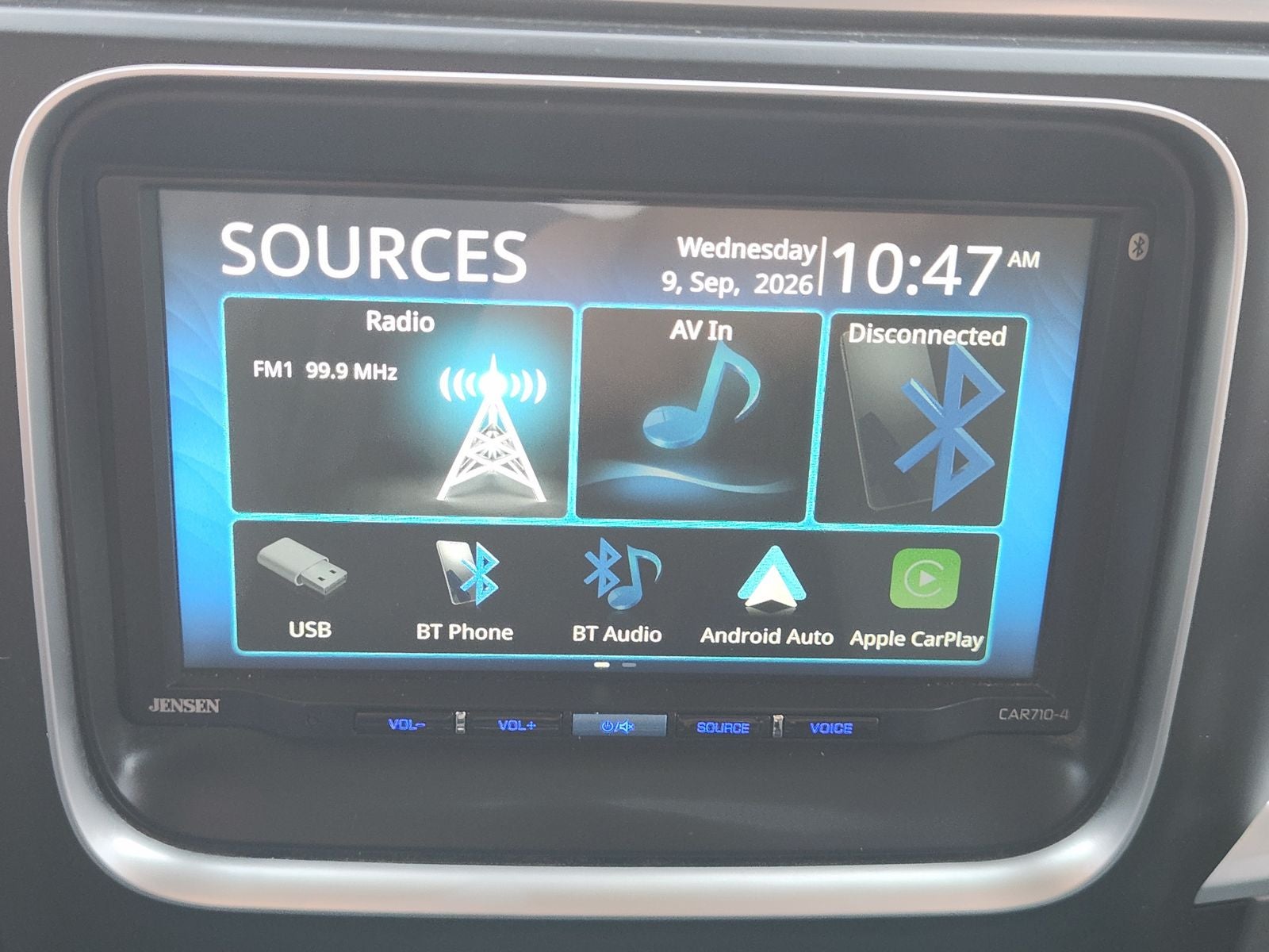 2022 RAM 1500 Classic SLT Crew Cab 4x4 5'7' Box