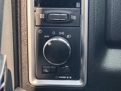 2022 RAM 1500 Classic SLT Crew Cab 4x4 5'7' Box