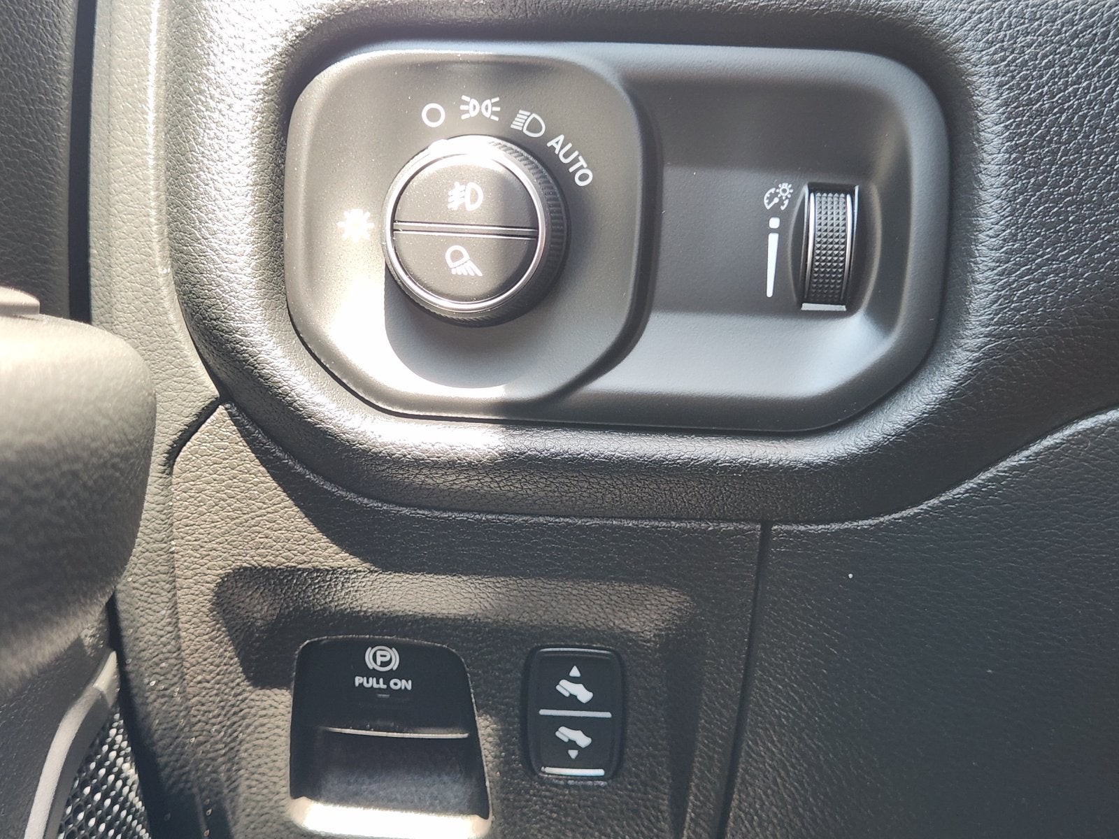 2022 RAM Ram 1500 Lone Star Quad Cab 4x2 6'4' Box