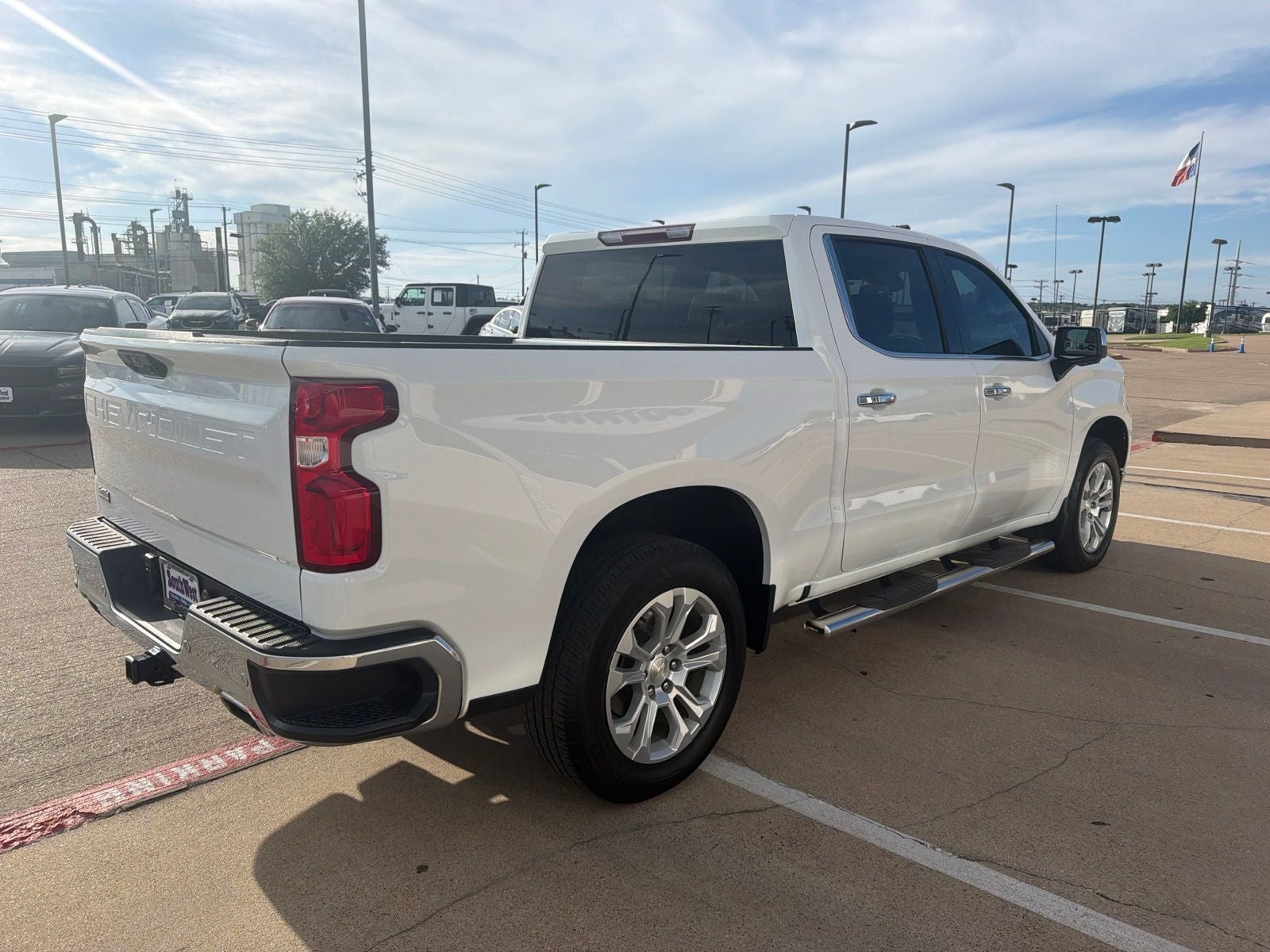 2023 Chevrolet Silverado 1500 4WD Crew Cab Short Bed LTZ