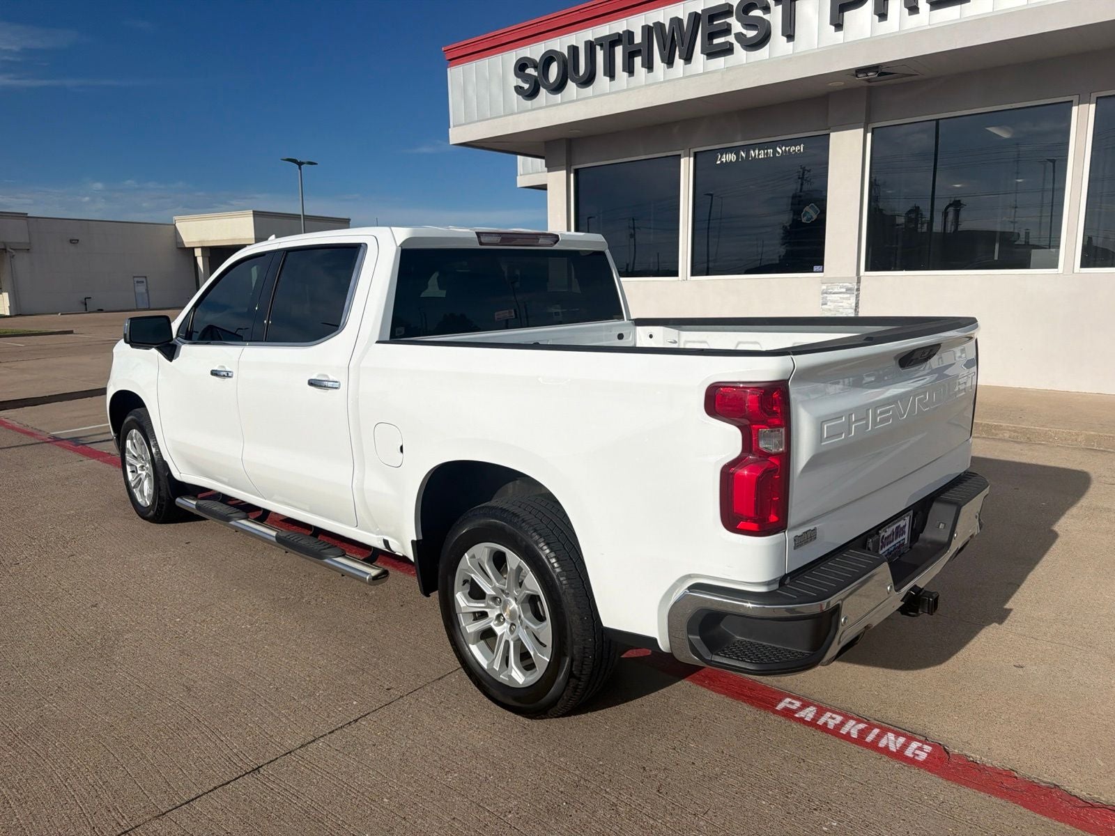 2023 Chevrolet Silverado 1500 4WD Crew Cab Short Bed LTZ
