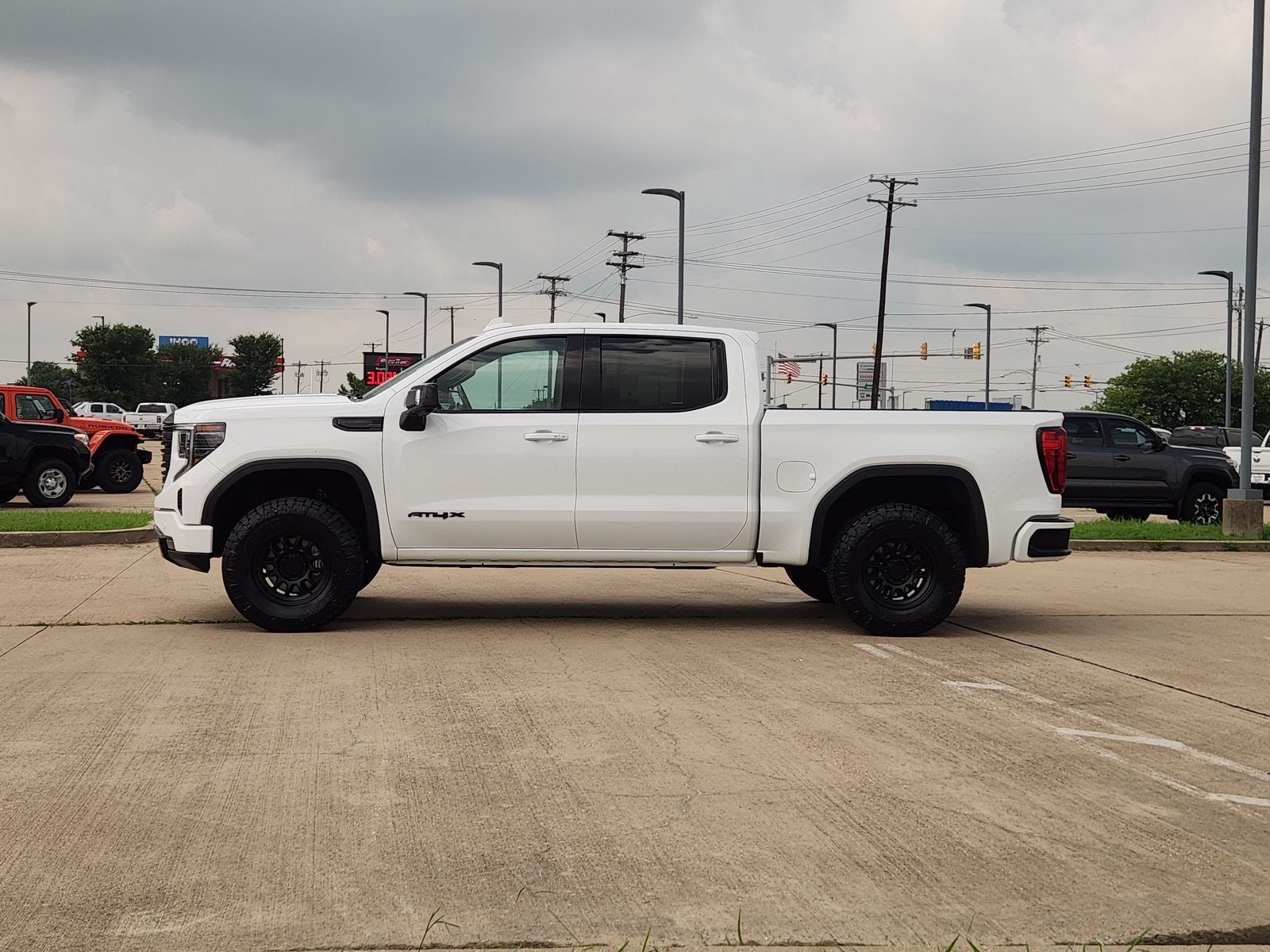 2023 GMC Sierra 1500 4WD Crew Cab Short Box AT4X