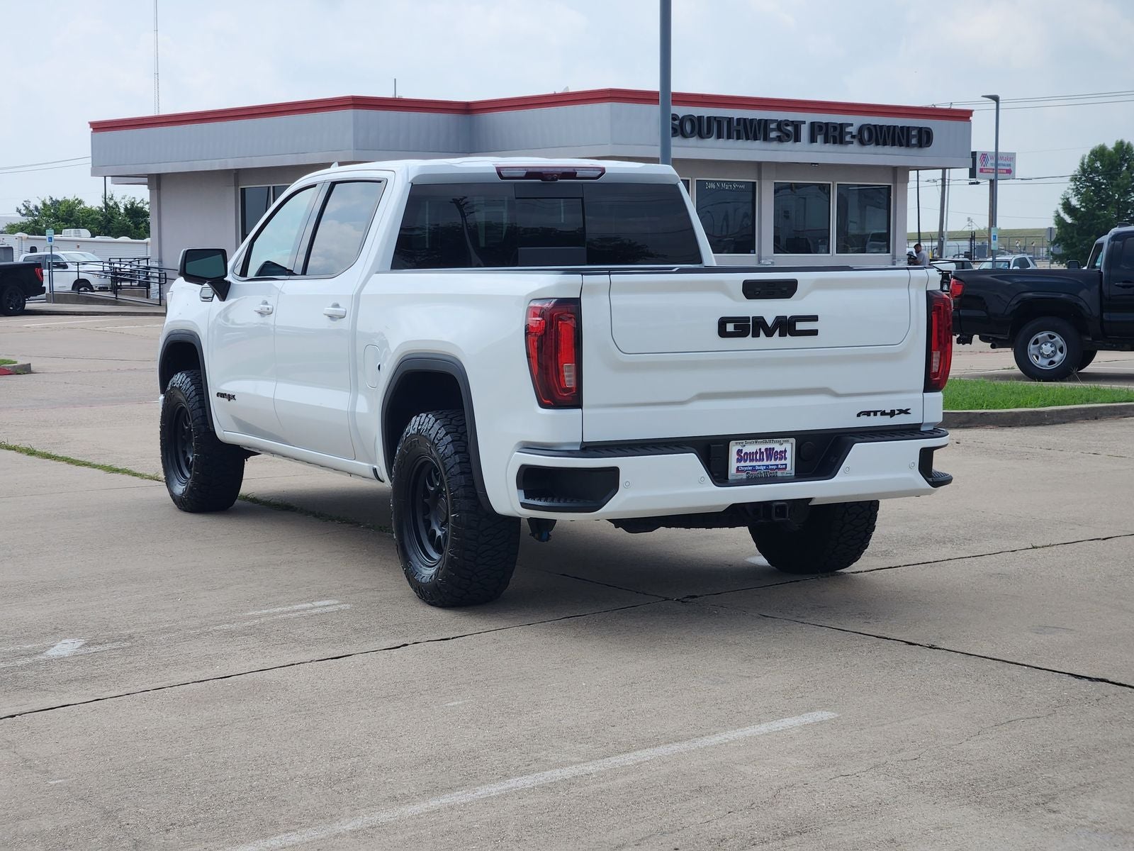 2023 GMC Sierra 1500 4WD Crew Cab Short Box AT4X