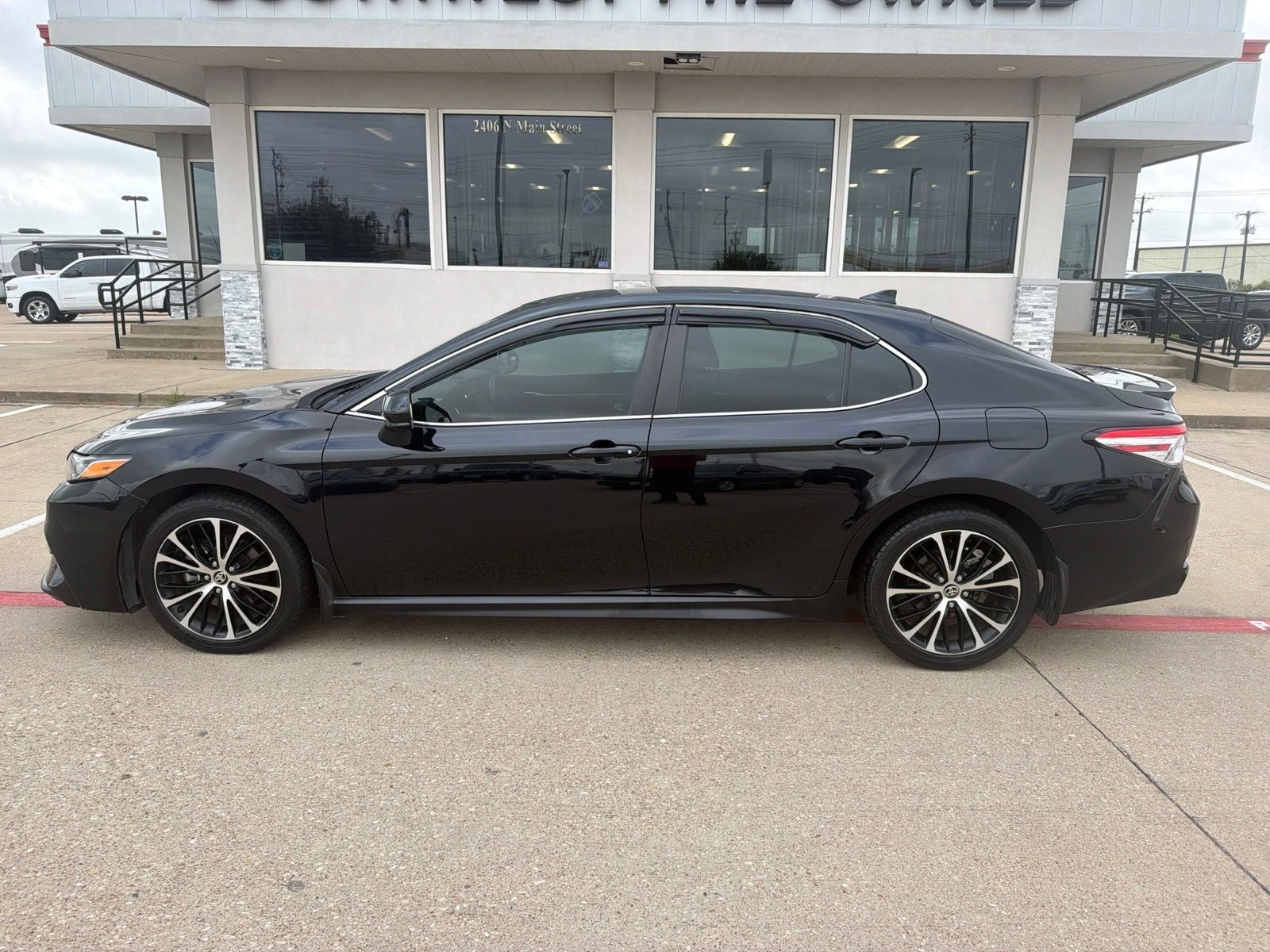 2020 Toyota Camry SE