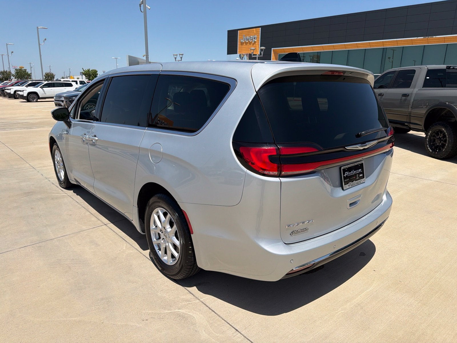 2023 Chrysler Pacifica Touring L