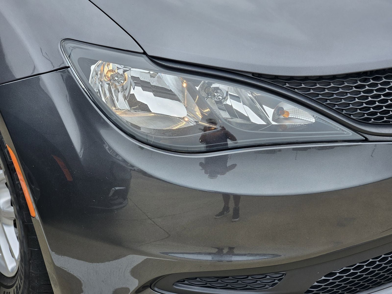 2022 Chrysler Voyager LX