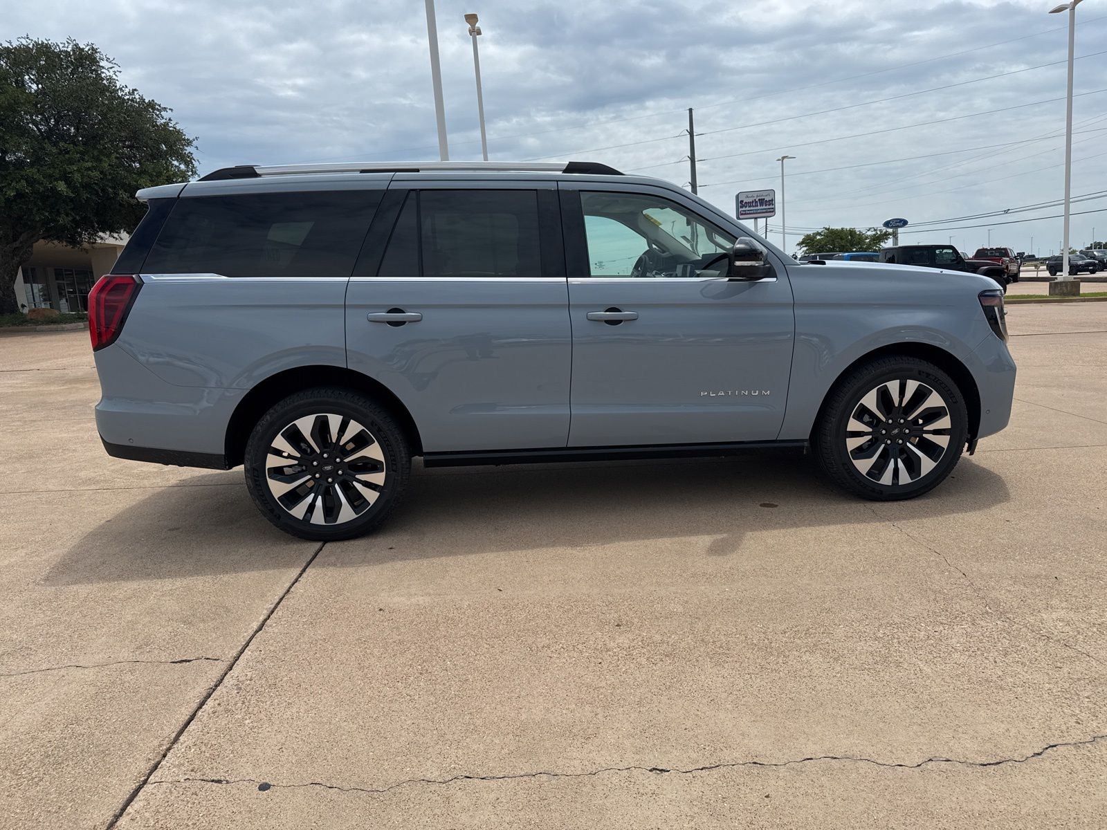 2025 Ford Expedition Platinum