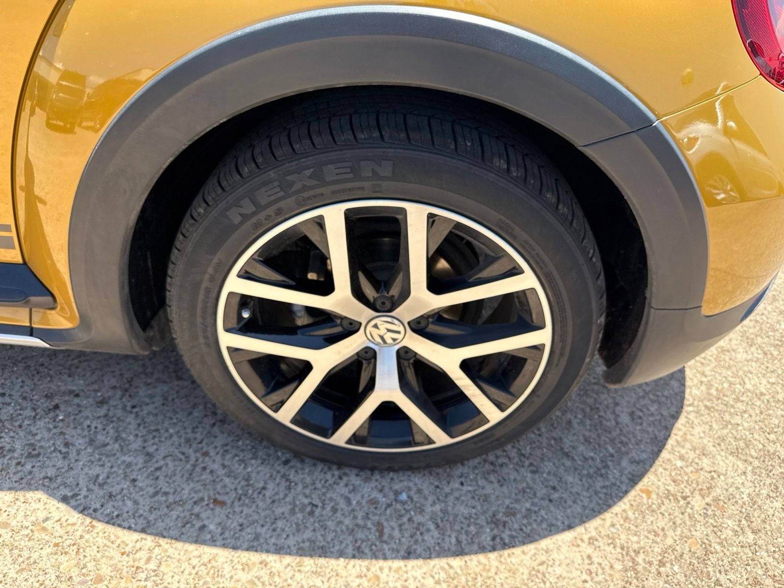 2018 Volkswagen Beetle 2.0T Dune