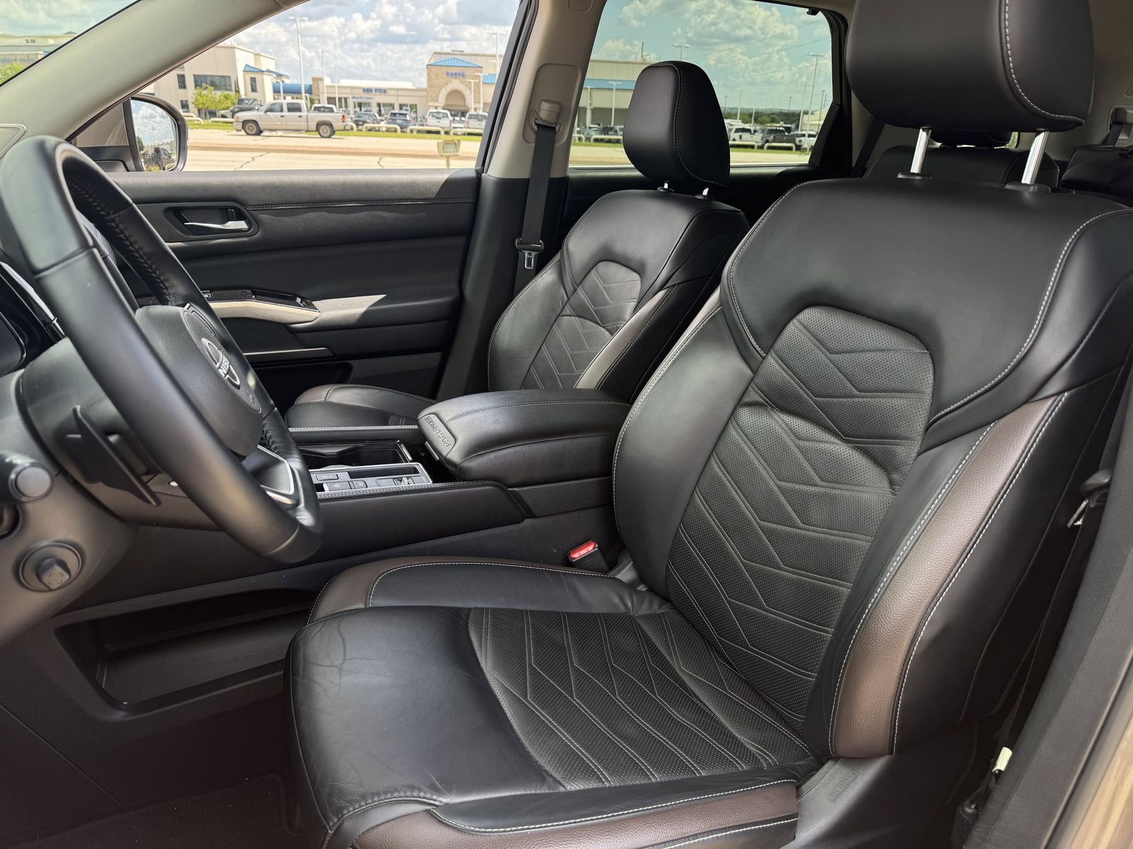 2023 Nissan Pathfinder Platinum