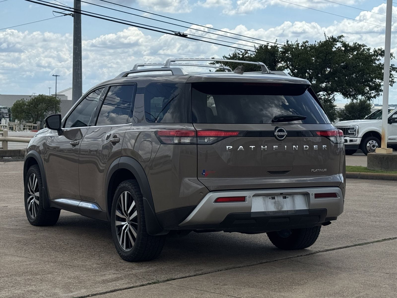 2023 Nissan Pathfinder Platinum