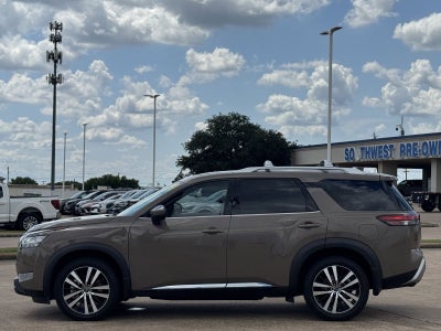 2023 Nissan Pathfinder Platinum