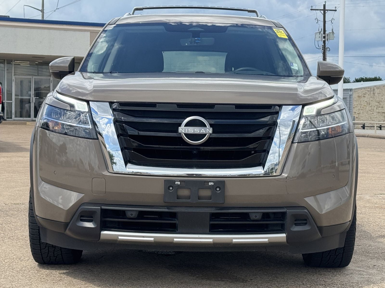 2023 Nissan Pathfinder Platinum