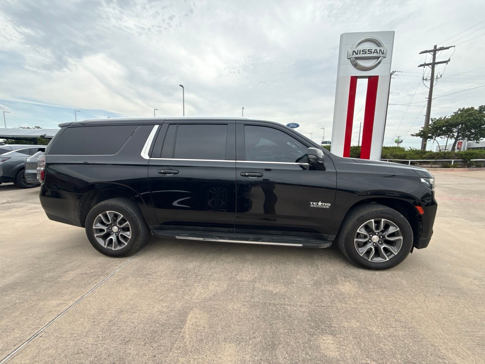 2023 Chevrolet Suburban LT