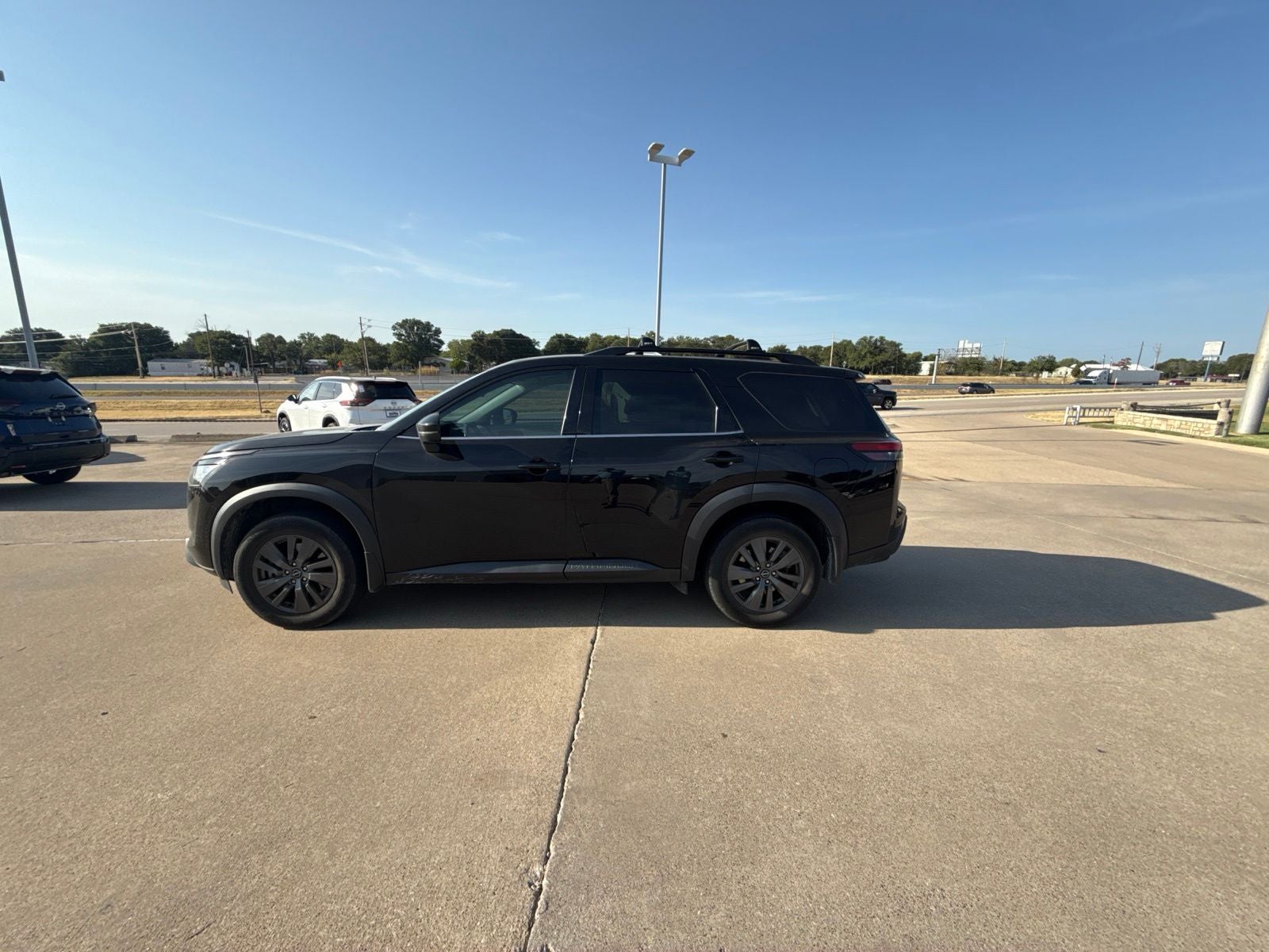 2024 Nissan Pathfinder SV