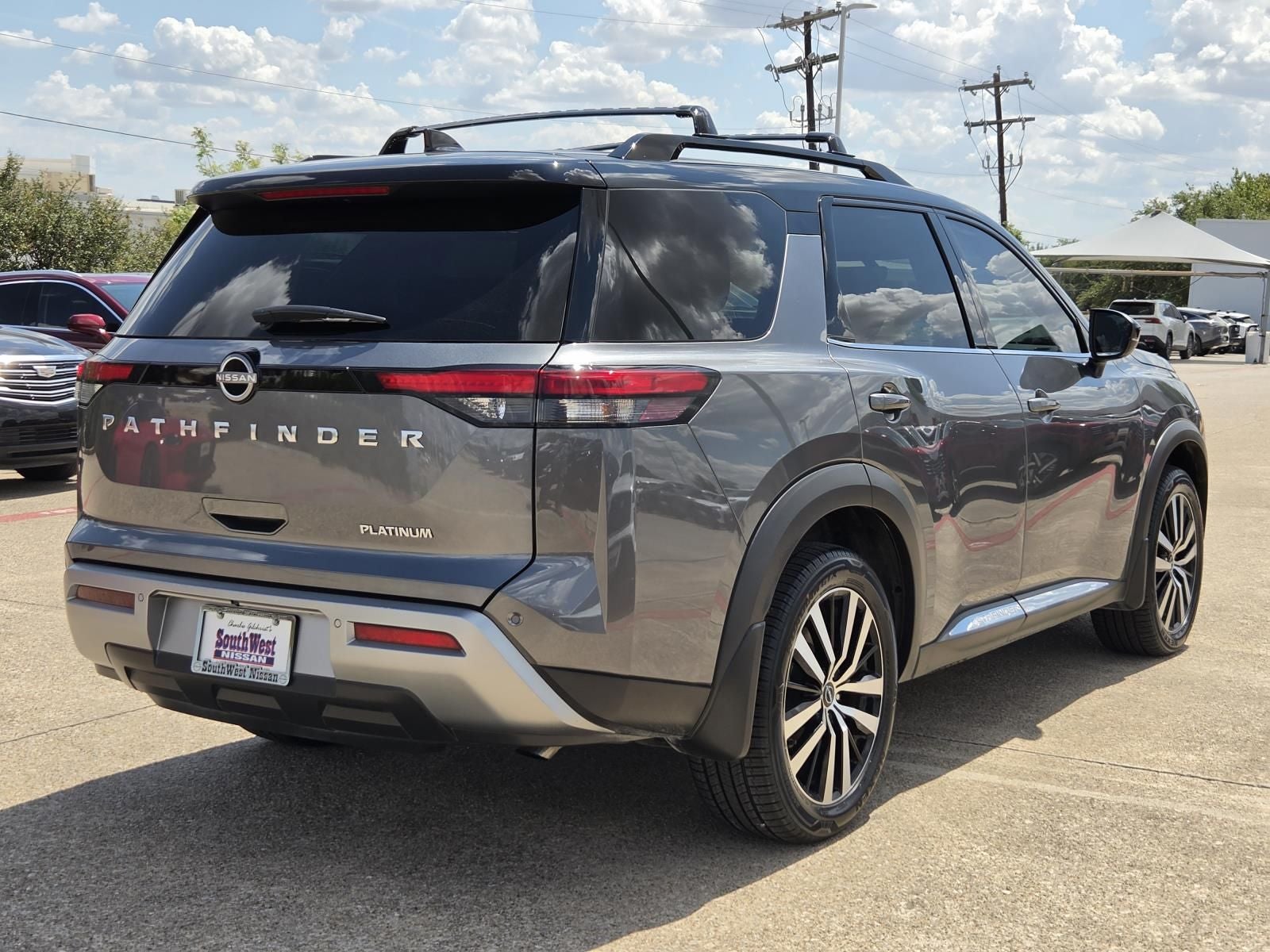 2024 Nissan Pathfinder Platinum