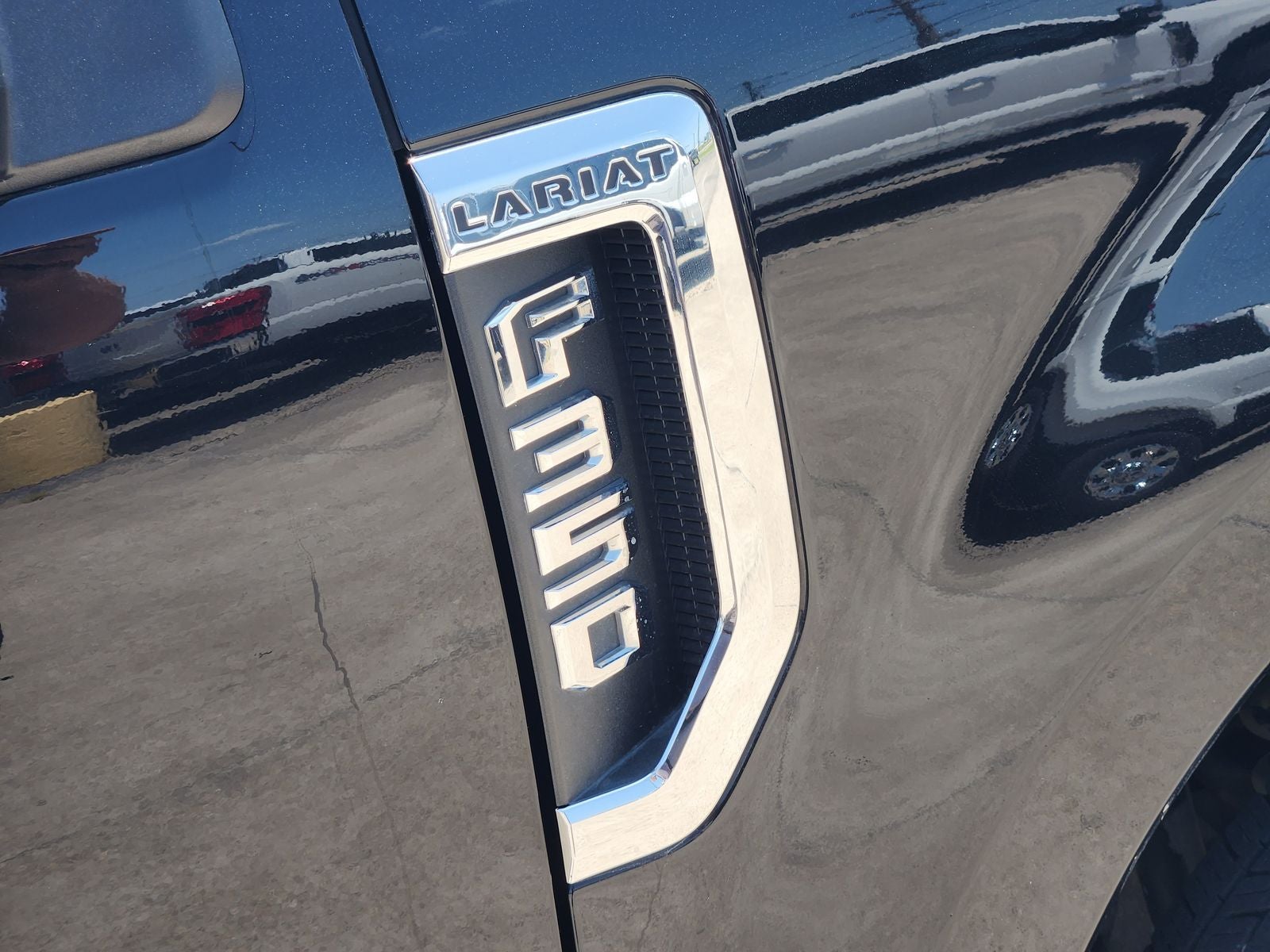 2022 Ford F-350SD Lariat DRW