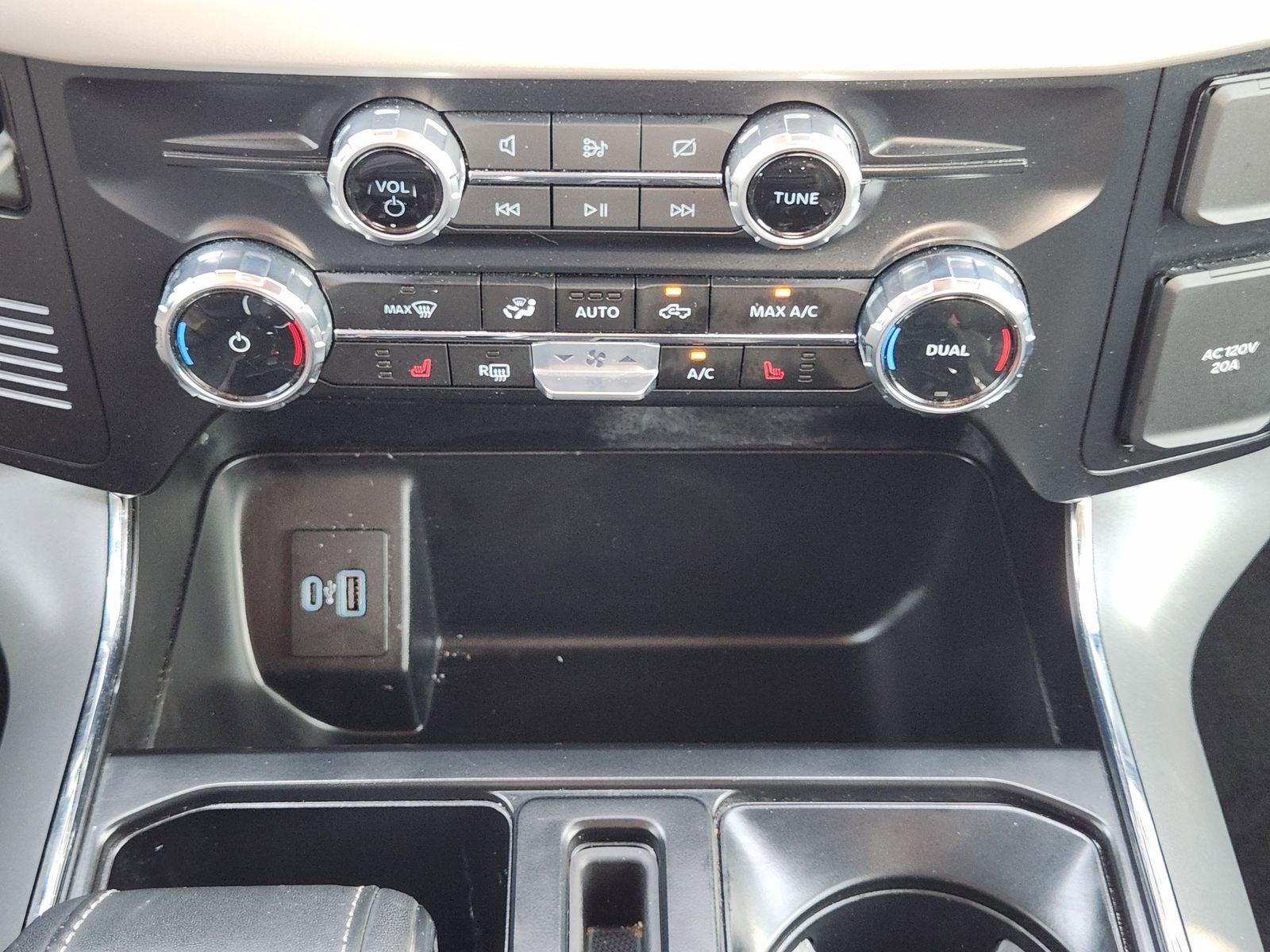 2023 Ford F-150 Lightning XLT