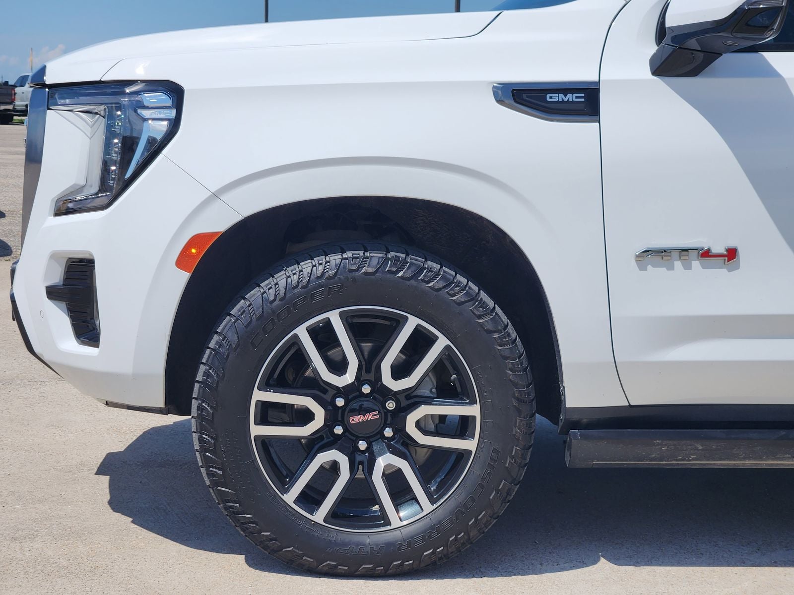 2023 GMC Yukon XL AT4