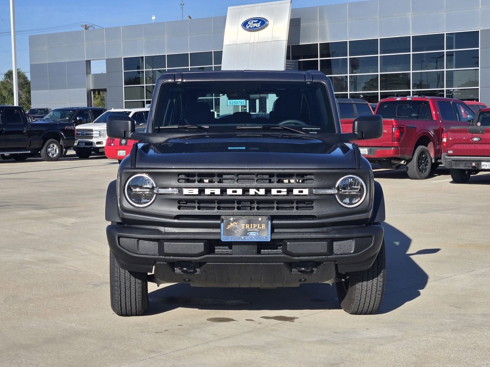 2025 Ford Bronco Base