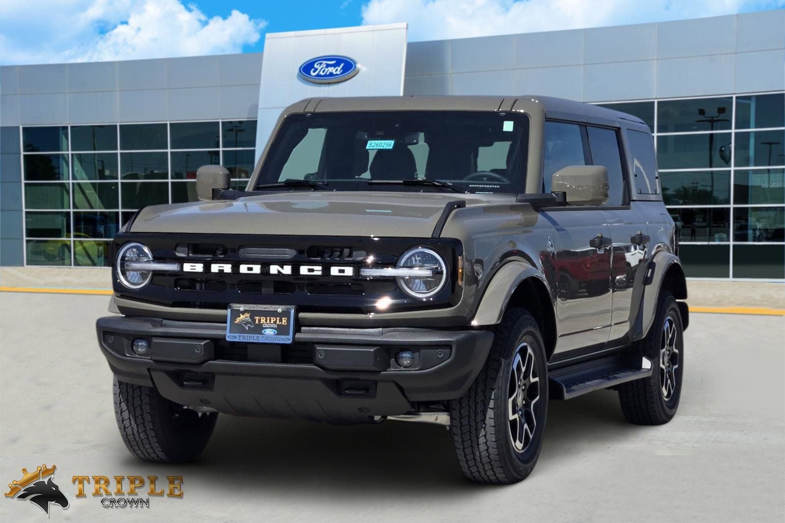 2026 Ford Bronco Outer Banks