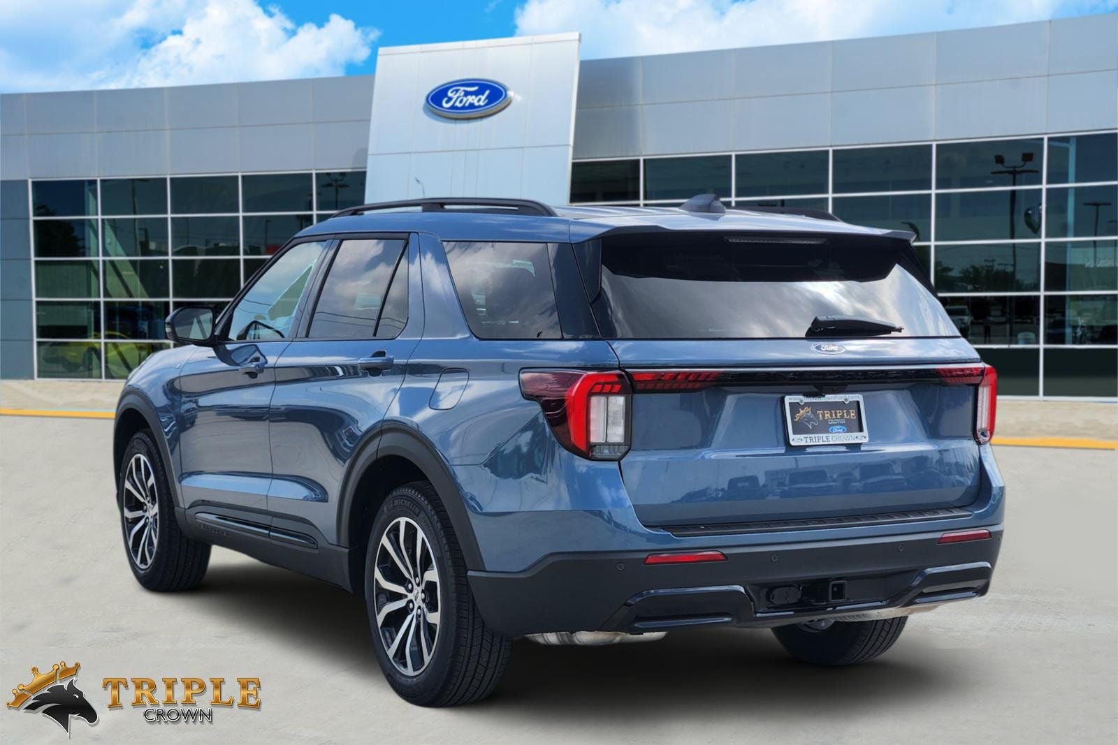 2026 Ford Explorer ST-Line