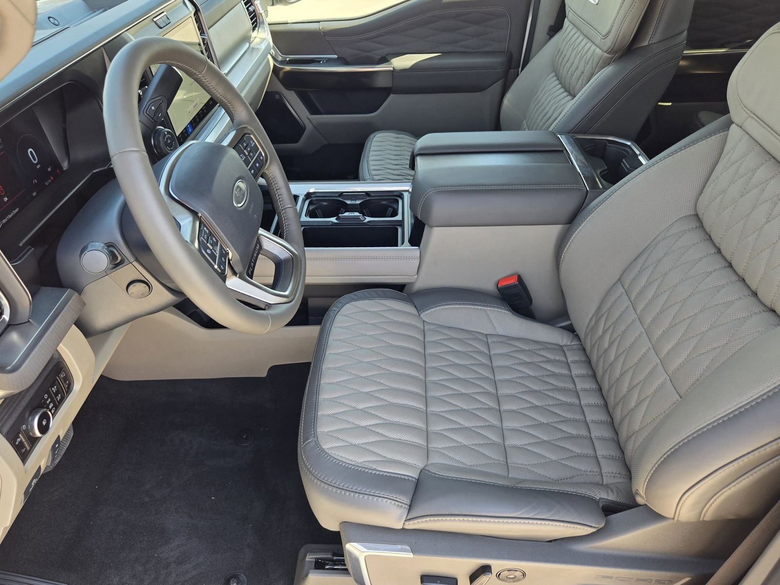 2025 Ford F-350SD Platinum DRW