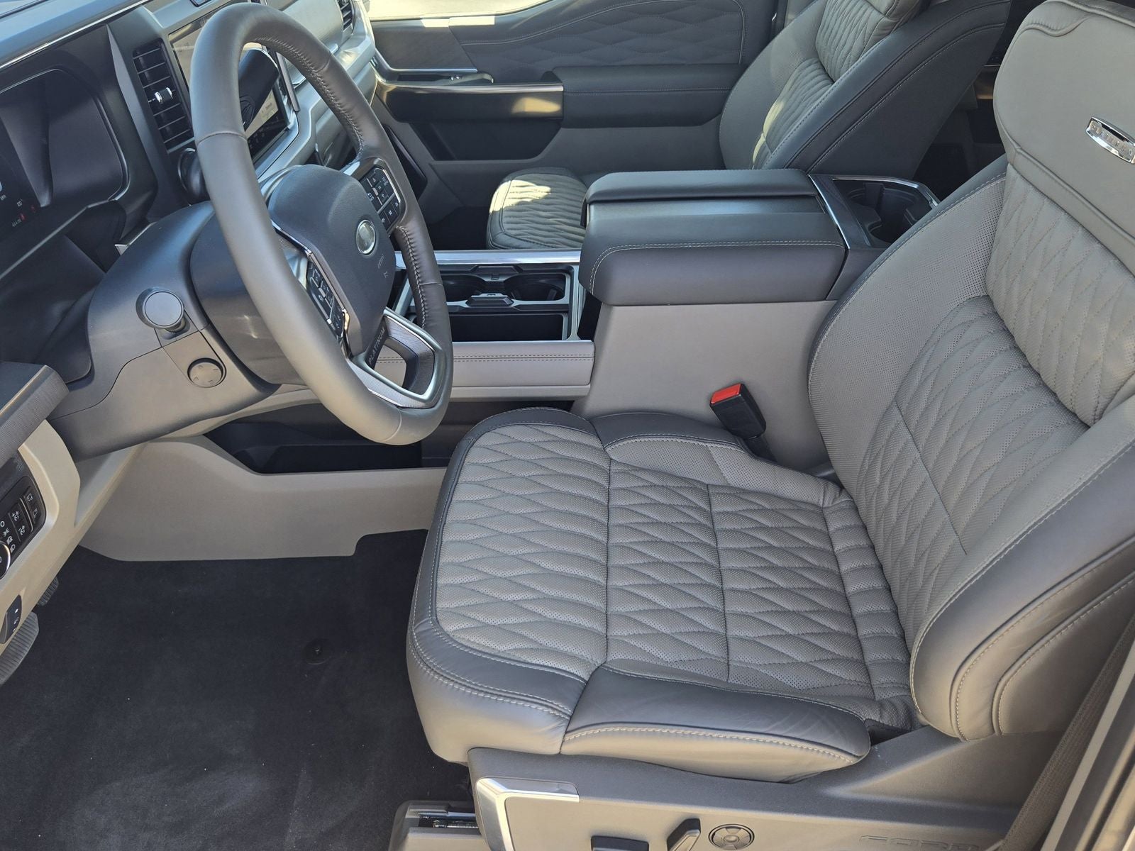 2025 Ford F-350SD Platinum DRW