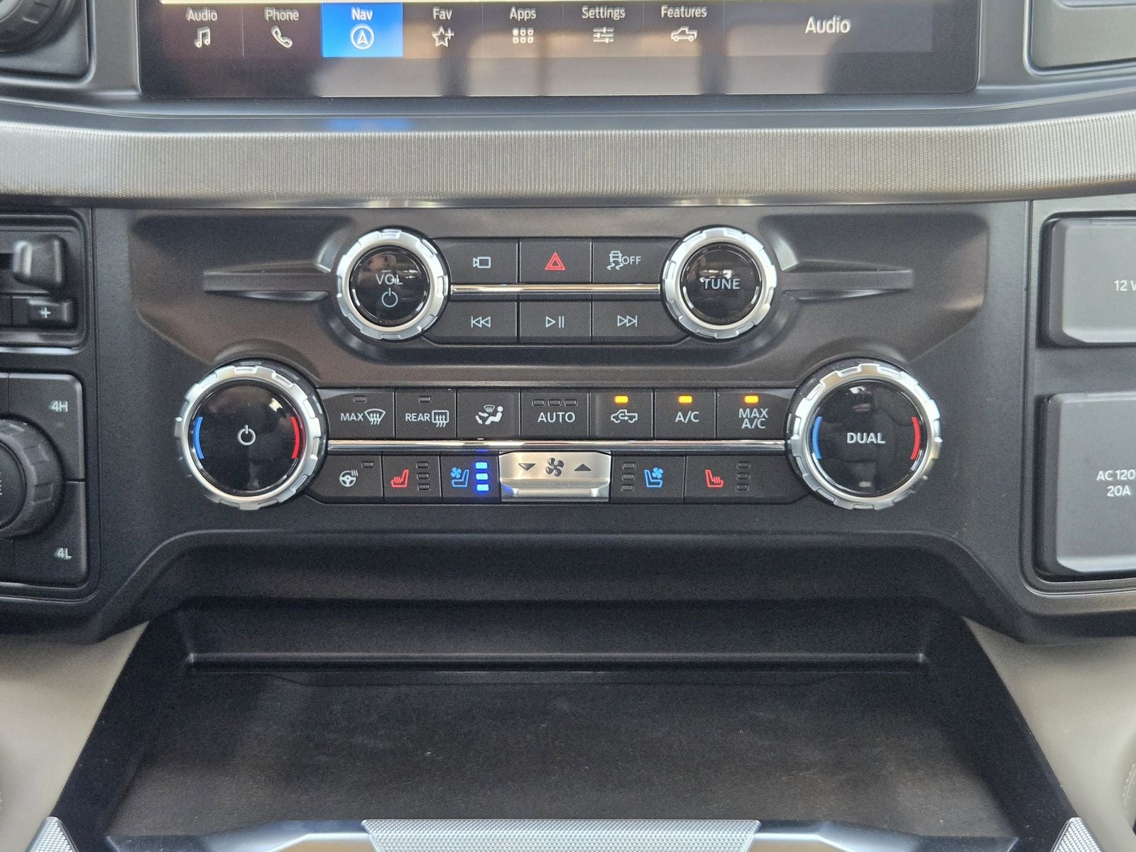 2025 Ford F-350SD Platinum DRW