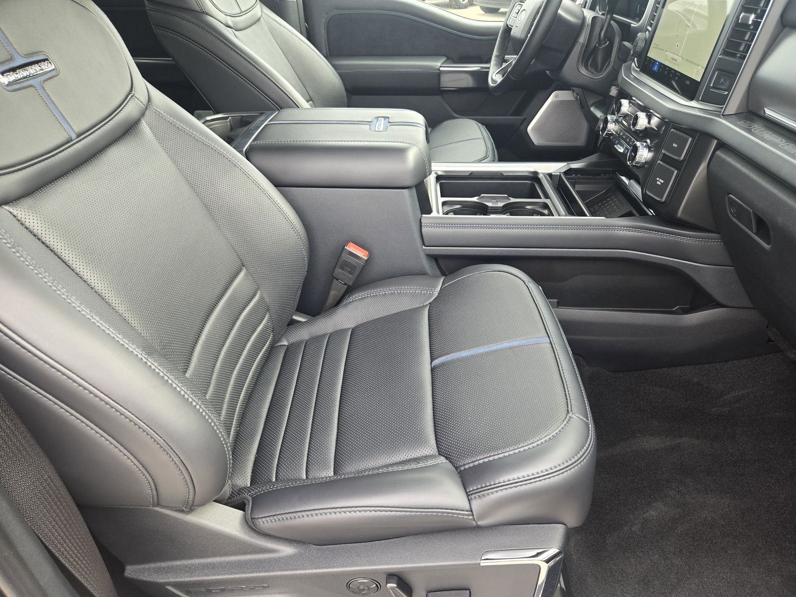 2025 Ford F-350SD Platinum DRW