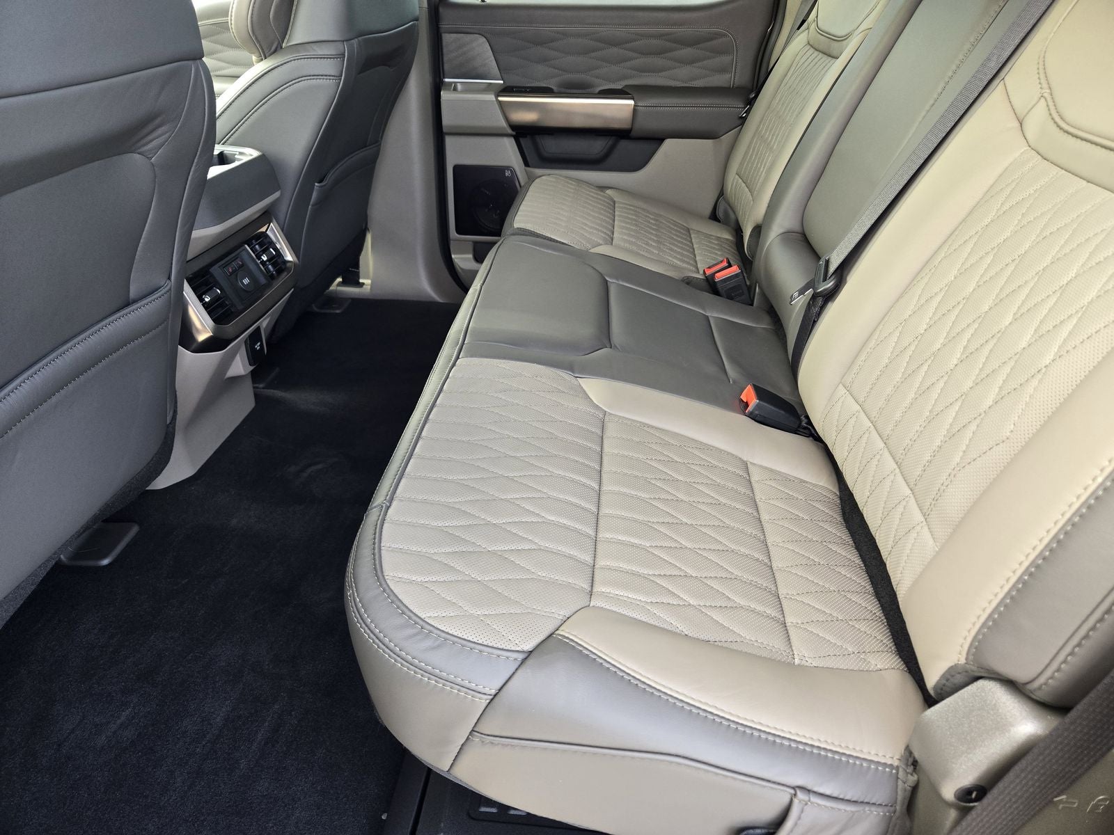 2026 Ford F-450SD Platinum DRW