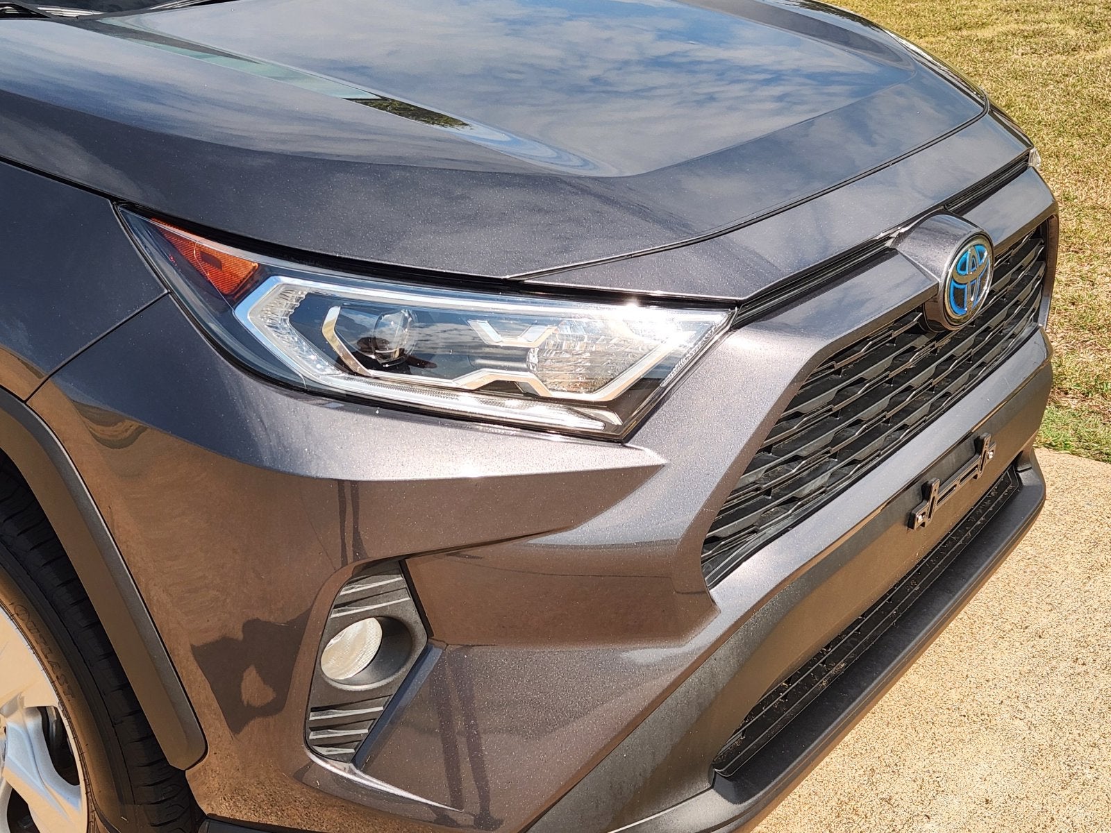 2020 Toyota RAV4 Hybrid XLE