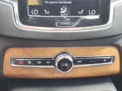 2021 Volvo XC90 T6 Momentum