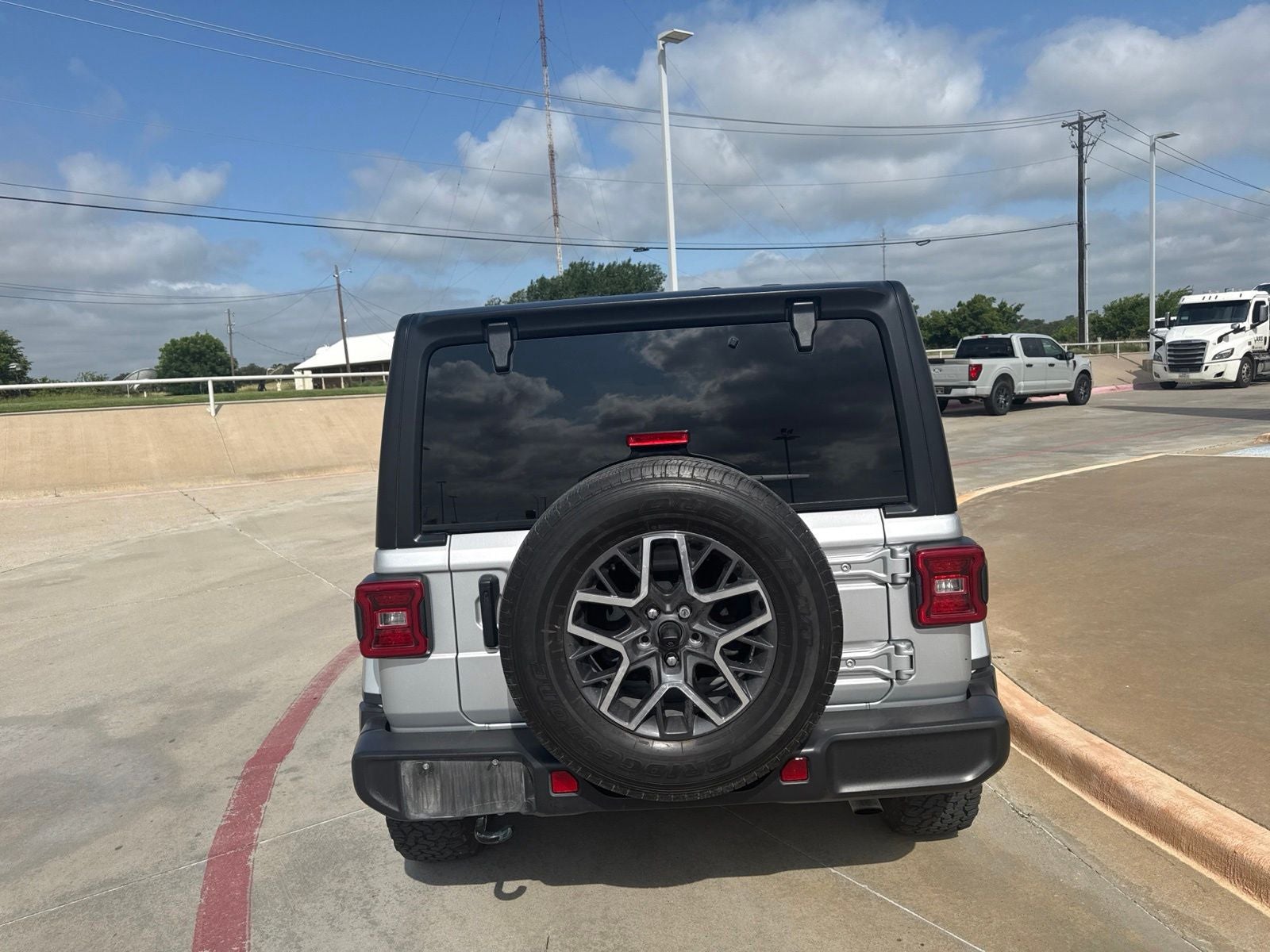 2024 Jeep Wrangler Sahara