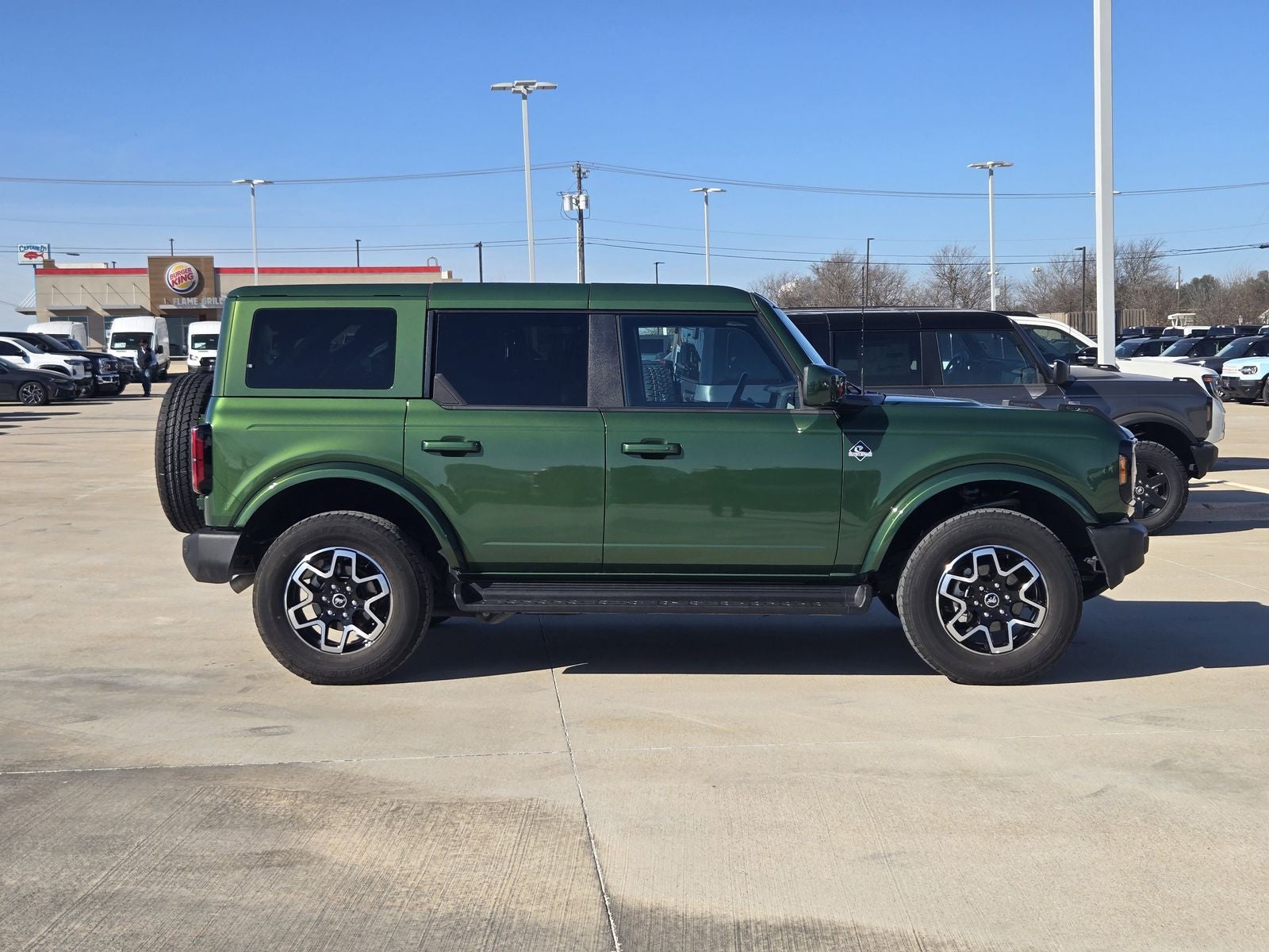 2025 Ford Bronco Outer Banks
