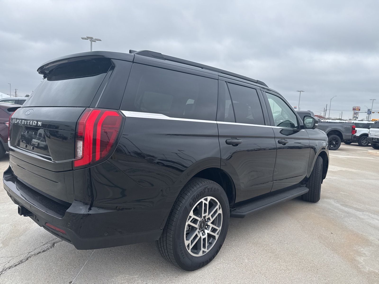 2025 Ford Expedition Active