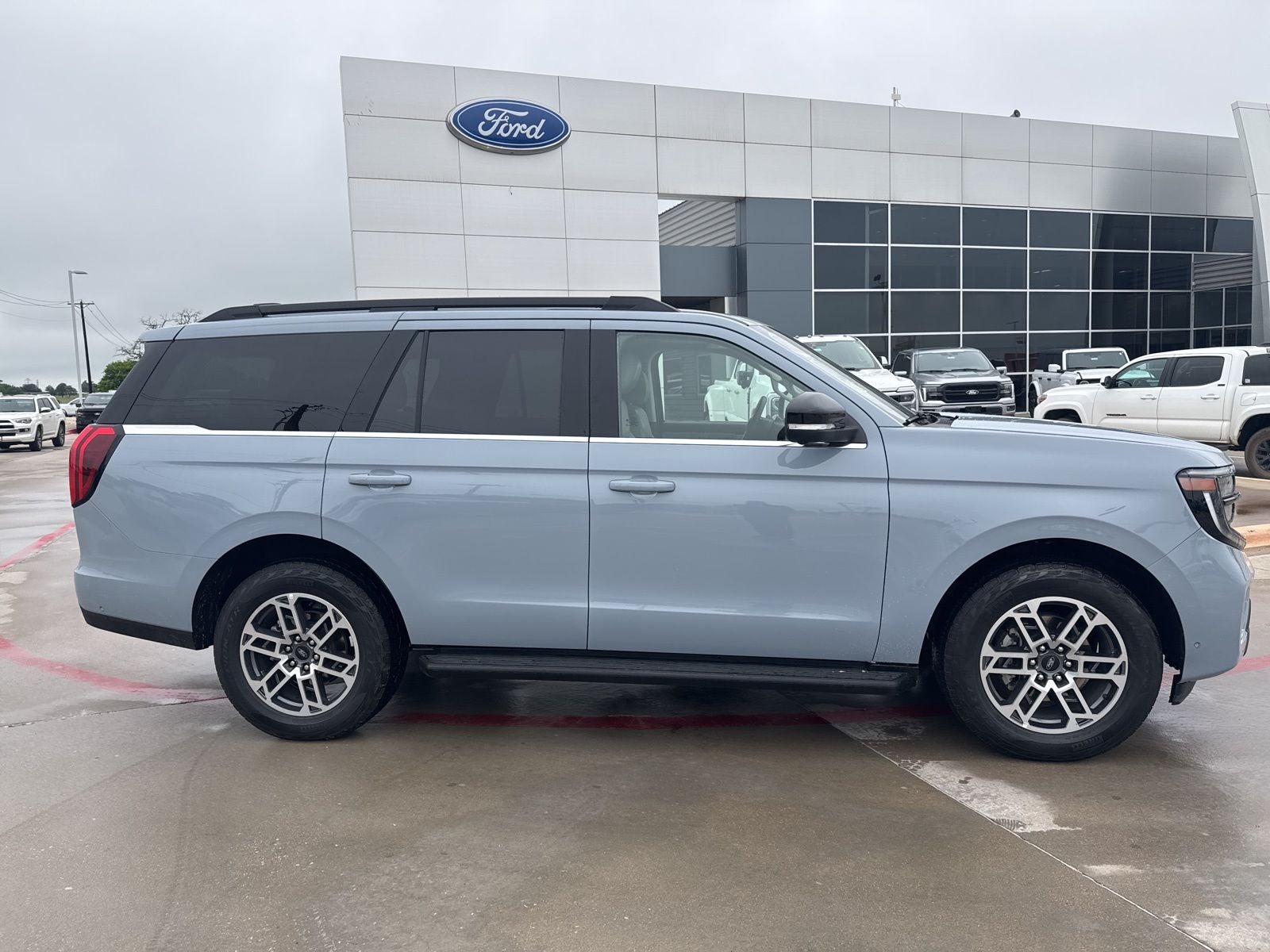 2025 Ford Expedition Active